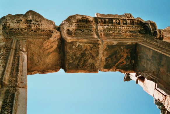 baalback - eingangsportal zum bacchus-tempel